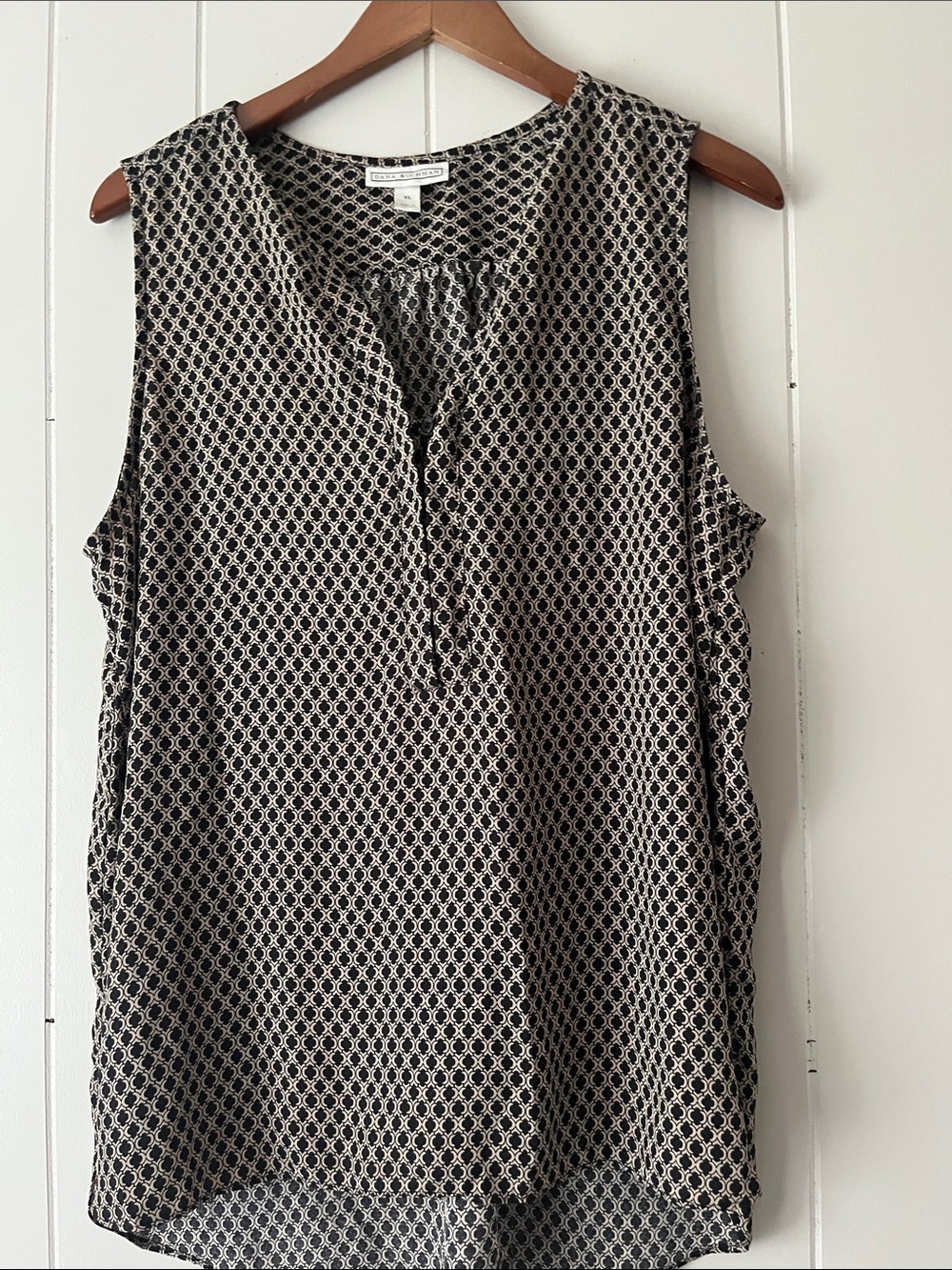 Sleeveless Geometric Print Blouse - Black & Cream -